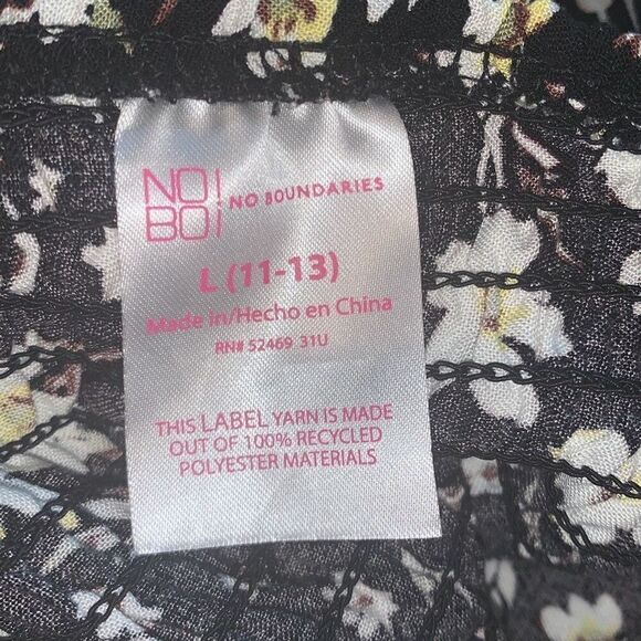 No Boundaries Juniors Plus Lace Trim Tank Top with Sharkbite Hem Large - Picture 10 of 10